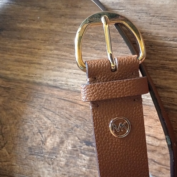 Michael Kors Brown Textured Wide Leather Buckle Belt with Gold Medallion - Picture 1 of 6